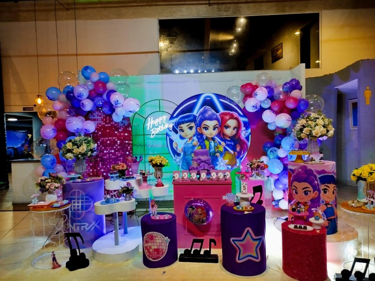 Decoração Guerreiras do K Pop - Cut em Itaim Bibi