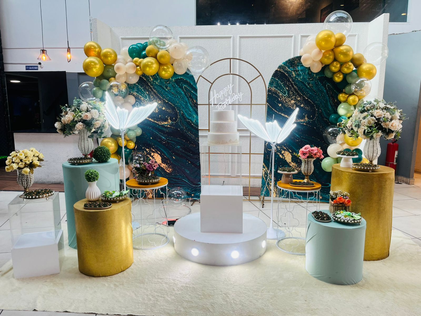 Decoração Jardim Encantado · Borboletas · Buffet Family