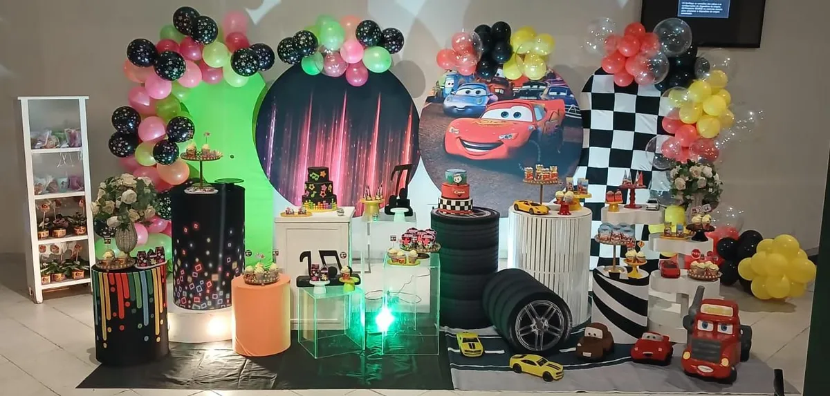 Decoração Hot Wheels · Carros · Buffet Family