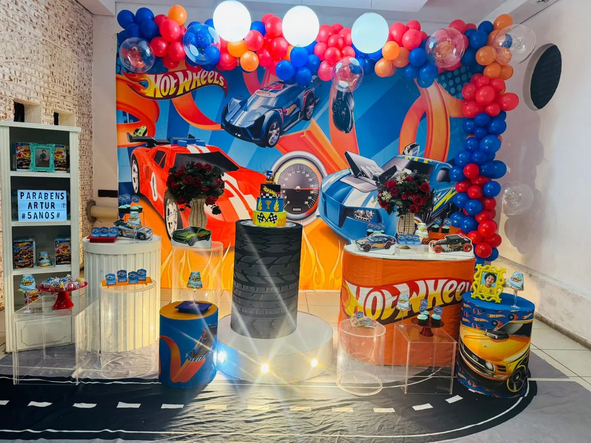 Decoração Hot Wheels · Hot Wheels · Buffet Family