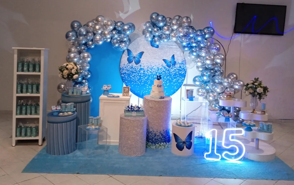 Decoração Jardim Encantado · Borboletas Prata e Azul · Buffet Family
