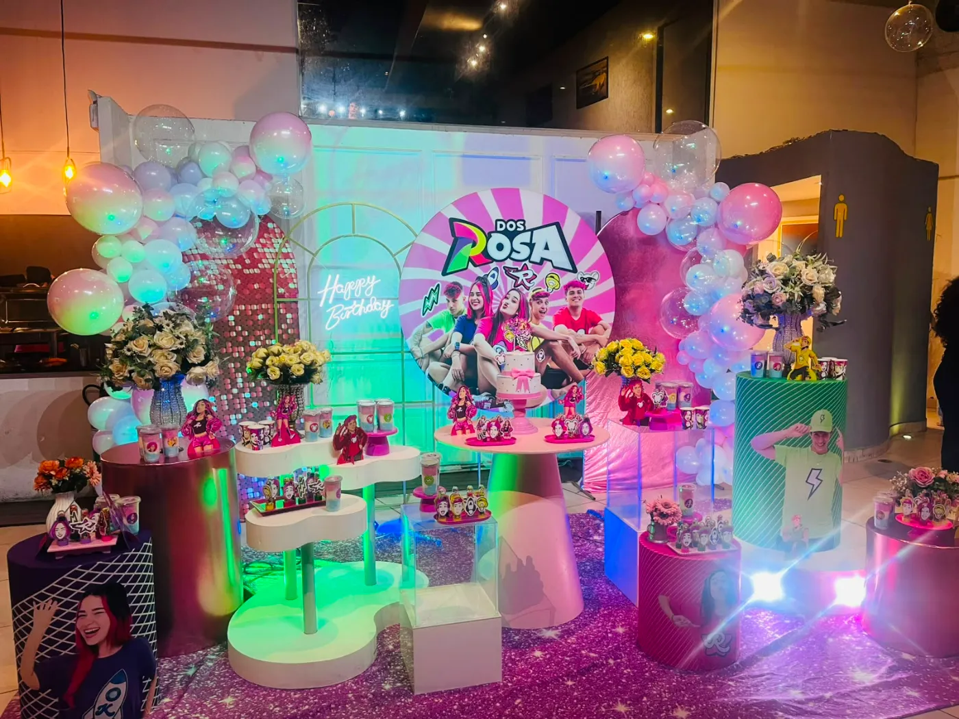 Decoração Grupo dos Rosa  - Emily Vick em Jardim Record