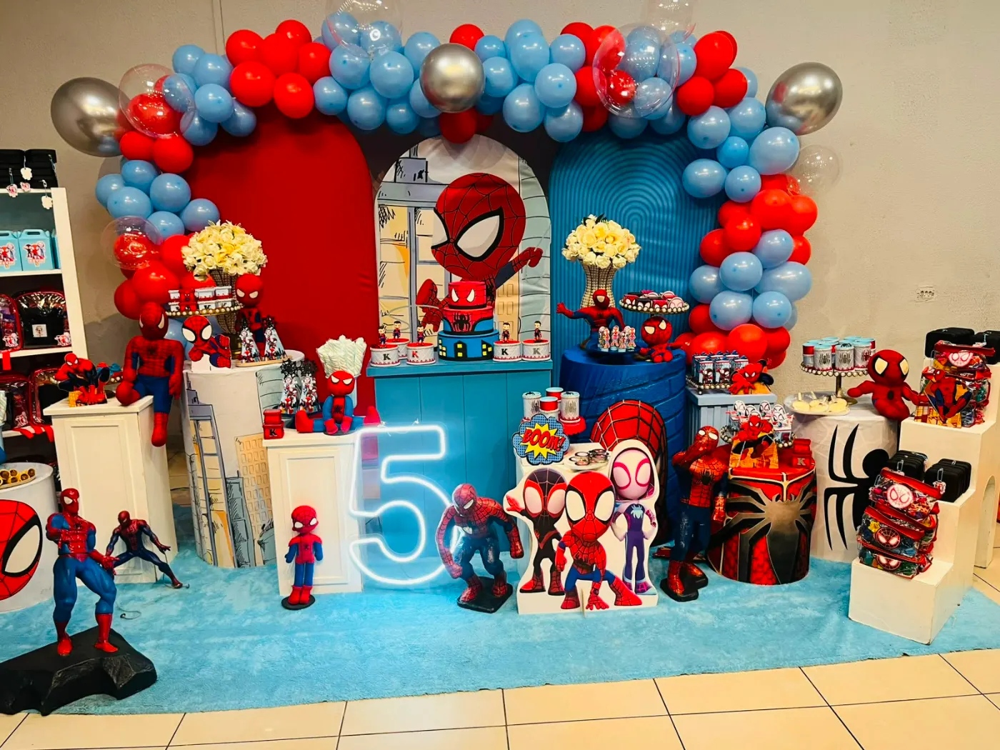 Homem-Aranha em São Paulo por Buffet Family